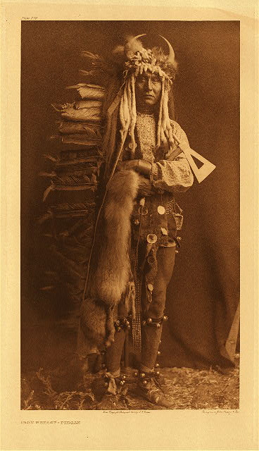  ʸ. Iron Breast,   (  ?) - Piegan (The North American Indian; v.06. 1911 ) 
