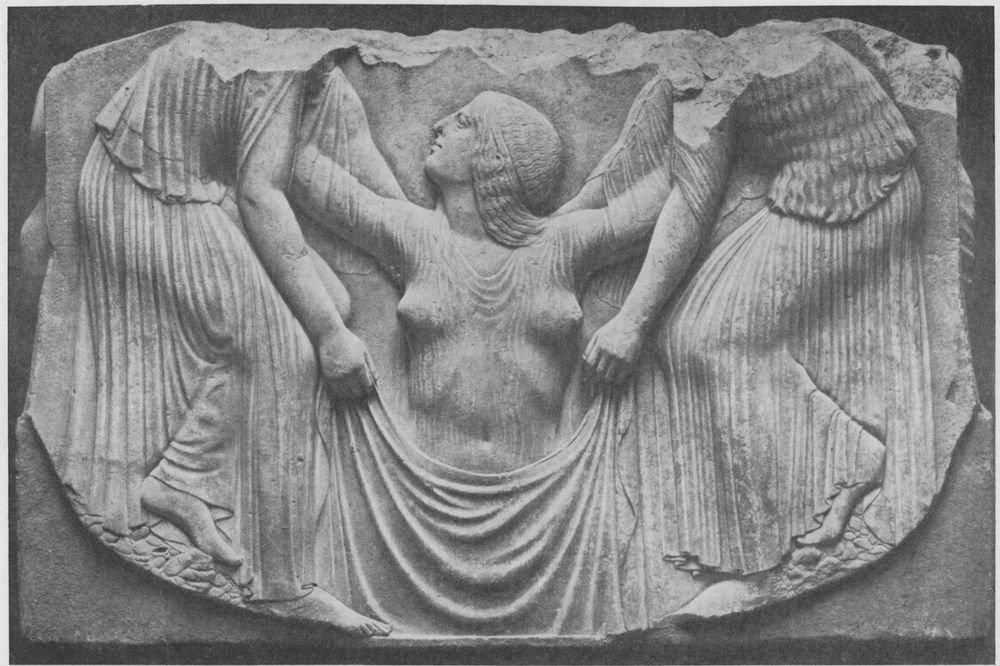 "Трон Людовизи". Мрамор. Высота 1,04 м. Около 460 года до н.э. Рим, Музей Терм. Рельеф передней стороны: рождение Афродиты. 