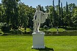 Статуя «Аполлон Бельведерский» в Ораниенбаумском парке.